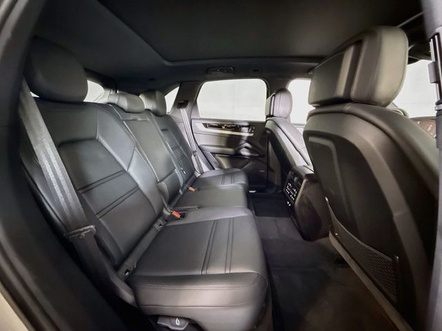2025 Porsche Cayenne AWD - 23093904 - 18