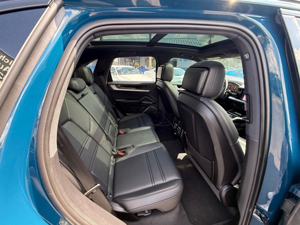 2025 Porsche Cayenne AWD - 23064064 - 29