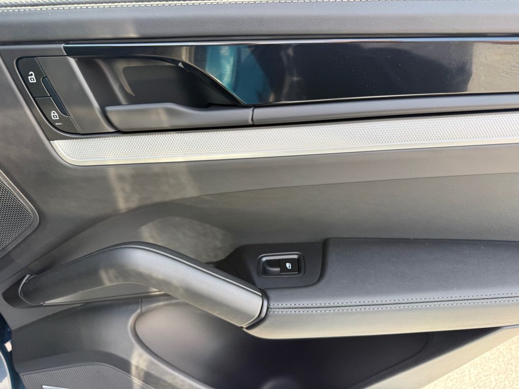2025 Porsche Cayenne AWD - 23064064 - 31