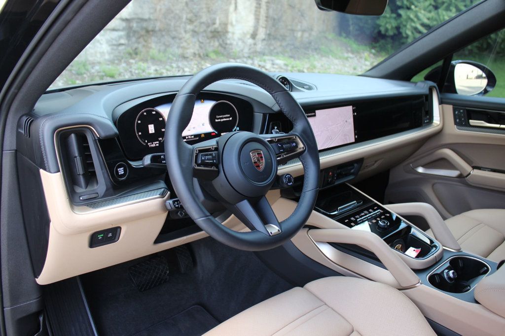 2025 Porsche Cayenne Coupe AWD - 23035172 - 19