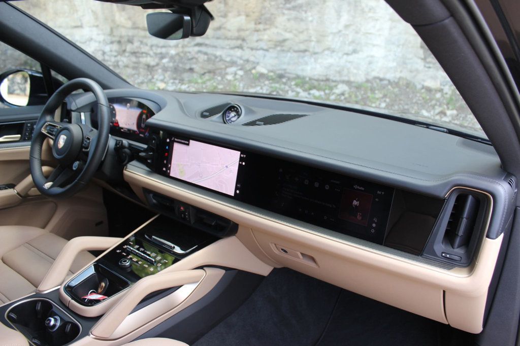 2025 Porsche Cayenne Coupe AWD - 23035172 - 22