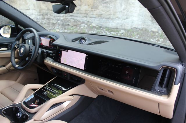2025 Porsche Cayenne Coupe AWD - 23035172 - 22