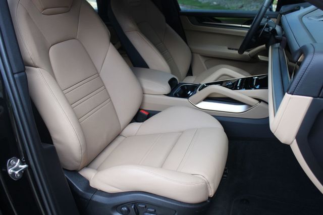 2025 Porsche Cayenne Coupe AWD - 23035172 - 24