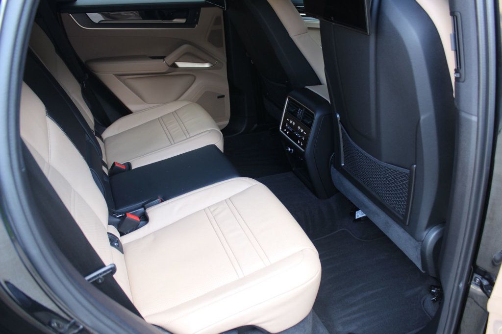 2025 Porsche Cayenne Coupe AWD - 23035172 - 25