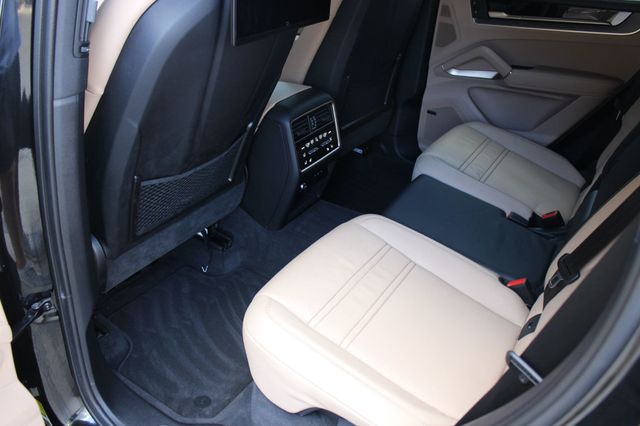 2025 Porsche Cayenne Coupe AWD - 23035172 - 26