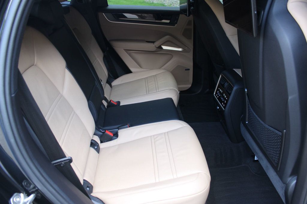 2025 Porsche Cayenne Coupe AWD - 23035172 - 27
