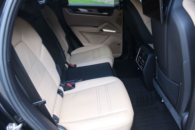 2025 Porsche Cayenne Coupe AWD - 23035172 - 27