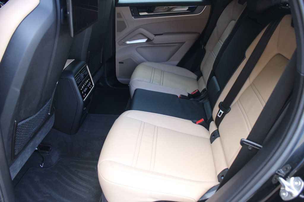 2025 Porsche Cayenne Coupe AWD - 23035172 - 28