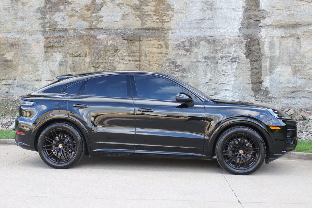 2025 Porsche Cayenne Coupe AWD - 23035172 - 3