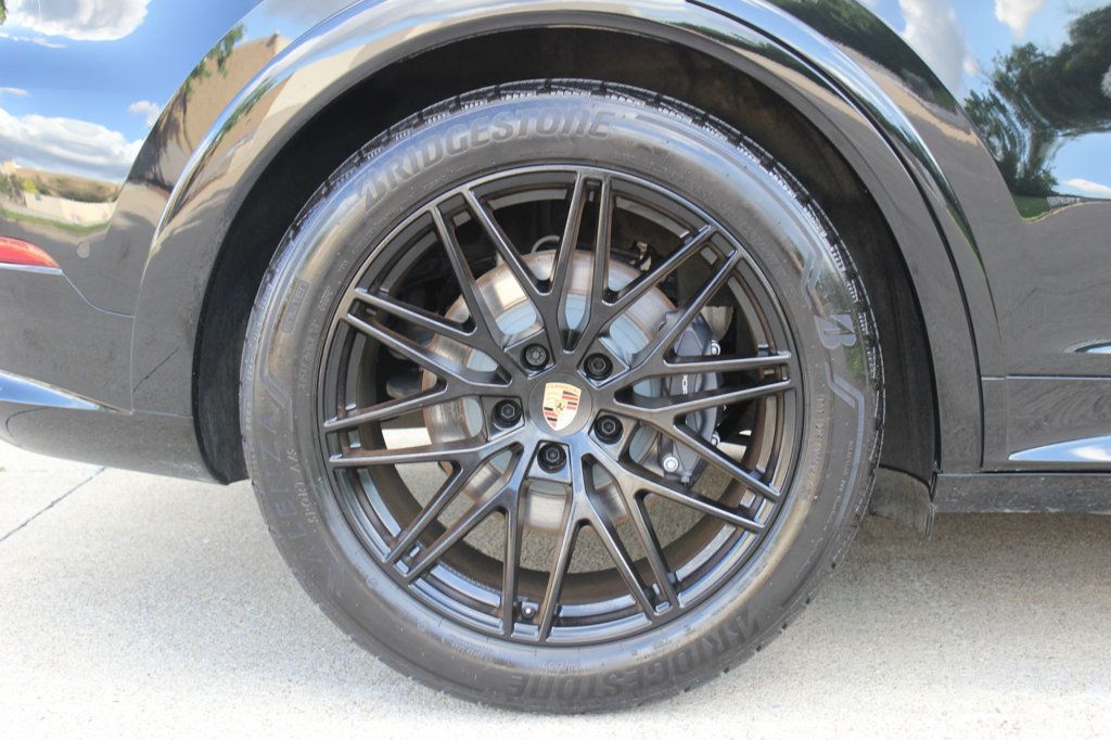 2025 Porsche Cayenne Coupe AWD - 23035172 - 44