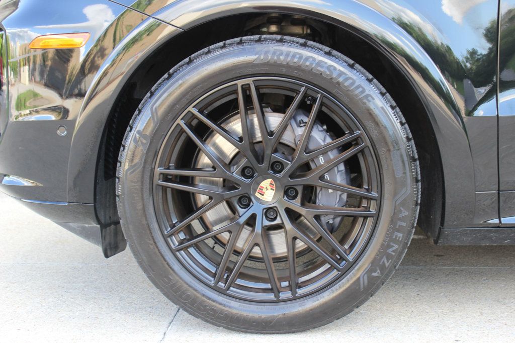 2025 Porsche Cayenne Coupe AWD - 23035172 - 45