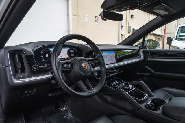 2025 Porsche Cayenne Coupe AWD - 23034450 - 14
