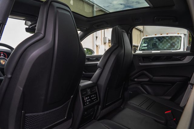 2025 Porsche Cayenne Coupe AWD - 23034450 - 19