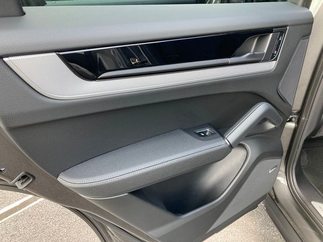 2025 Porsche Cayenne E-Hybrid AWD - 22955791 - 16