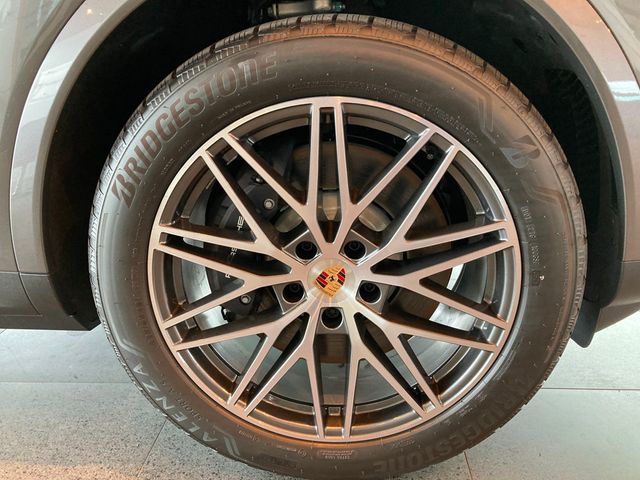 2025 Porsche Cayenne E-Hybrid AWD - 22955791 - 34