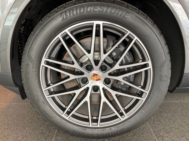 2025 Porsche Cayenne E-Hybrid AWD - 22955791 - 35