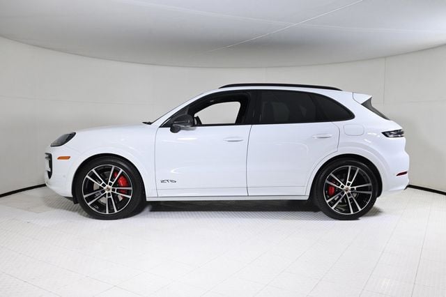2025 Porsche Cayenne GTS - 22989638 - 1