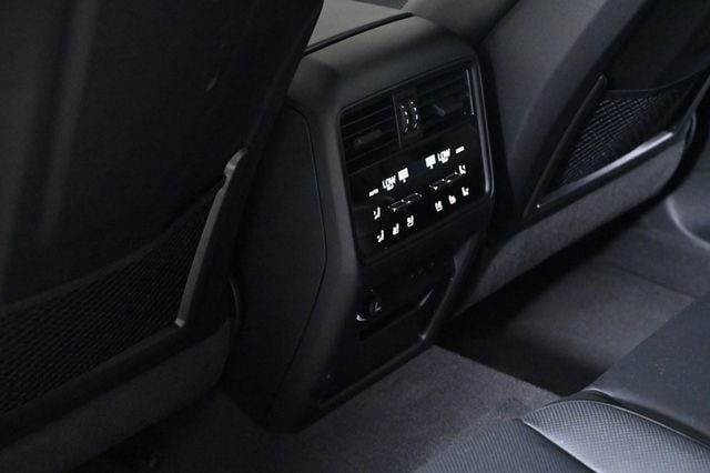 2025 Porsche Cayenne GTS - 22989638 - 19