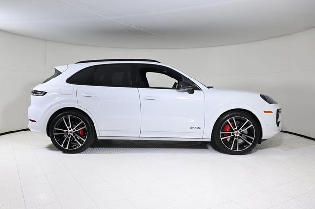 2025 Porsche Cayenne GTS - 22989638 - 7