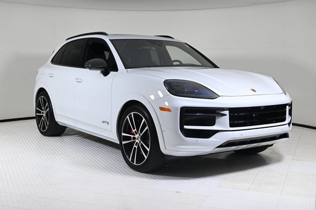 2025 Porsche Cayenne GTS - 22989638 - 8