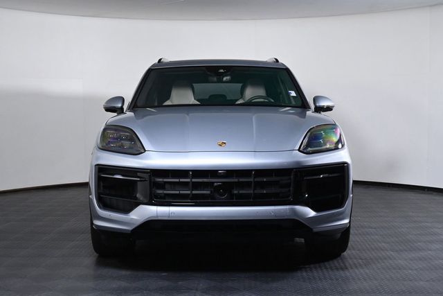 2025 Porsche Cayenne GTS - 23026377 - 9
