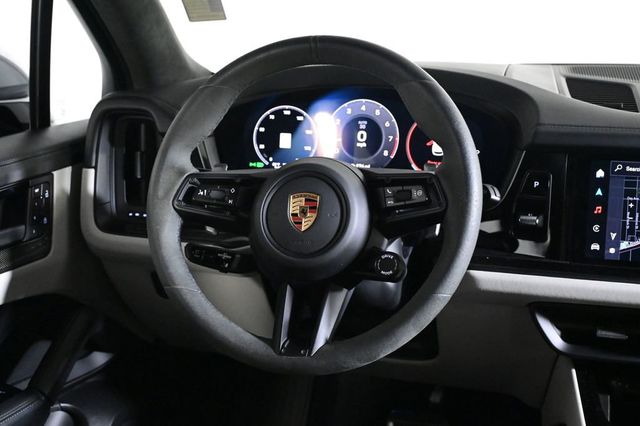 2025 Porsche Cayenne GTS - 23026377 - 11