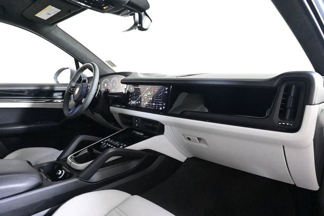2025 Porsche Cayenne GTS - 23026377 - 16
