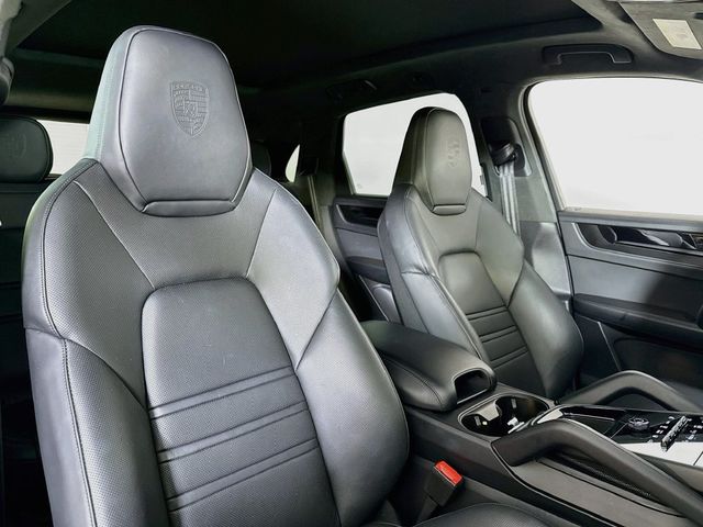 2025 Porsche Cayenne GTS - 23085448 - 17