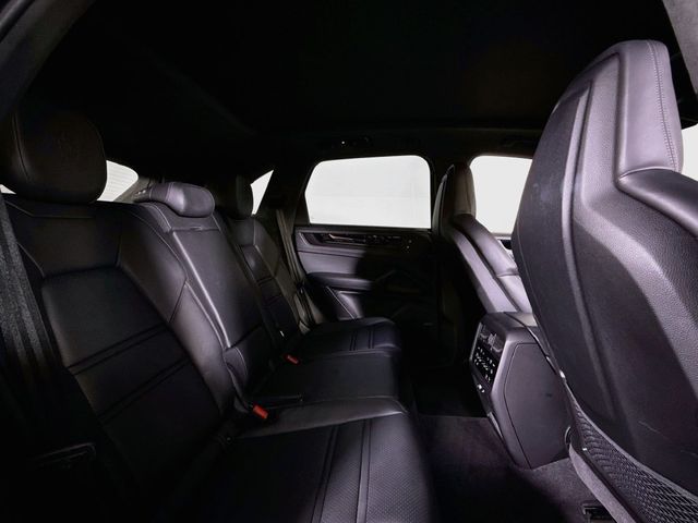 2025 Porsche Cayenne GTS - 23085448 - 18