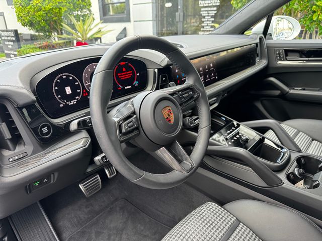 2025 Porsche Cayenne GTS Coupe AWD - 22956149 - 11