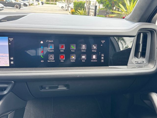 2025 Porsche Cayenne GTS Coupe AWD - 22956149 - 14