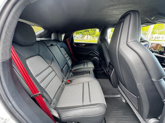 2025 Porsche Cayenne GTS Coupe AWD - 22956149 - 18