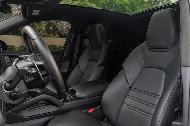 2025 Porsche Cayenne GTS Coupe AWD - 23037995 - 12