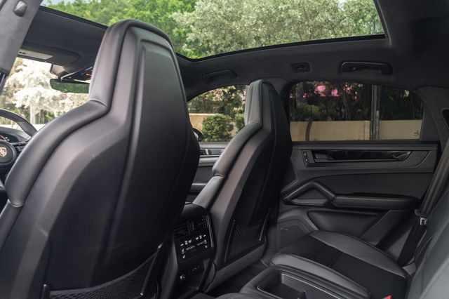 2025 Porsche Cayenne GTS Coupe AWD - 23037995 - 18