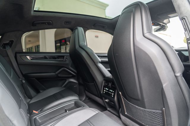 2025 Porsche Cayenne GTS Coupe AWD - 23037995 - 23