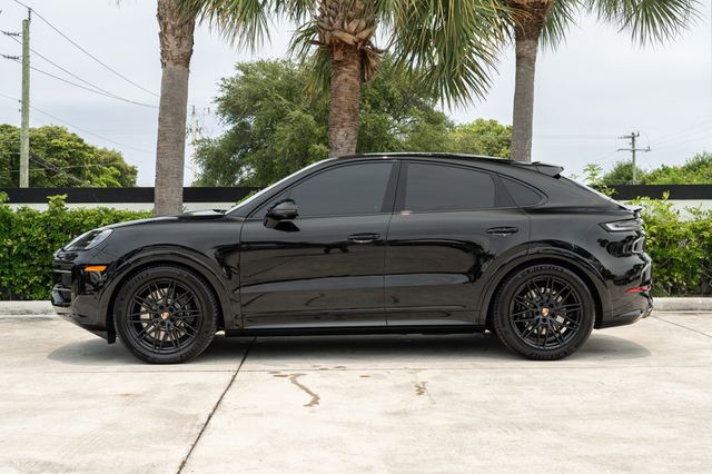 2025 Porsche Cayenne GTS Coupe AWD - 23037995 - 3