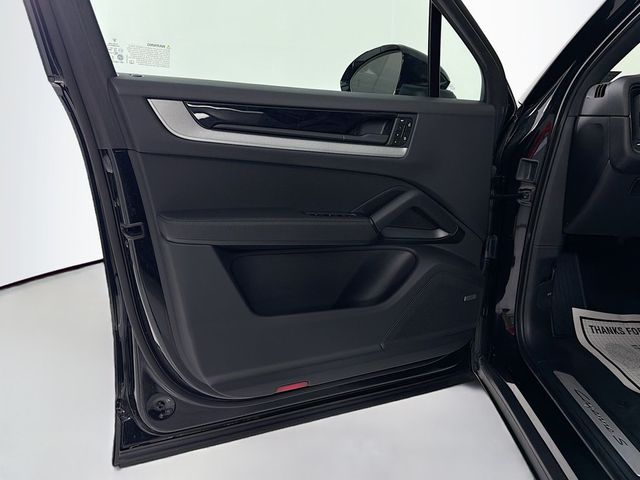 2025 Porsche Cayenne S AWD - 23038869 - 11