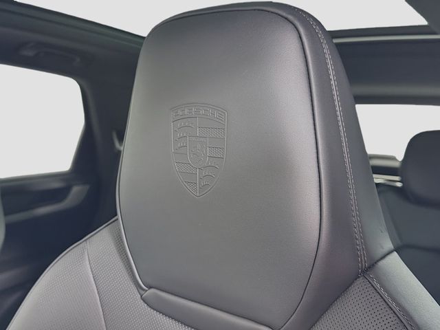 2025 Porsche Cayenne S AWD - 23038869 - 13