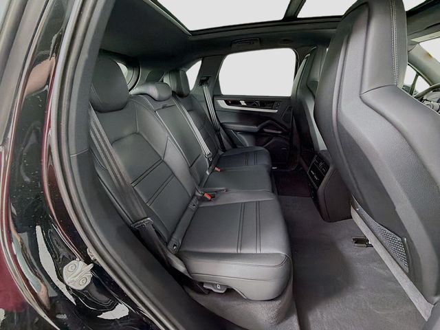 2025 Porsche Cayenne S AWD - 23038869 - 30
