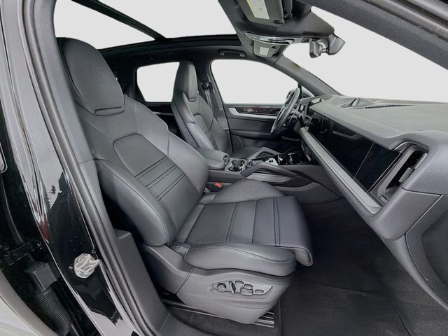 2025 Porsche Cayenne S AWD - 23038869 - 31