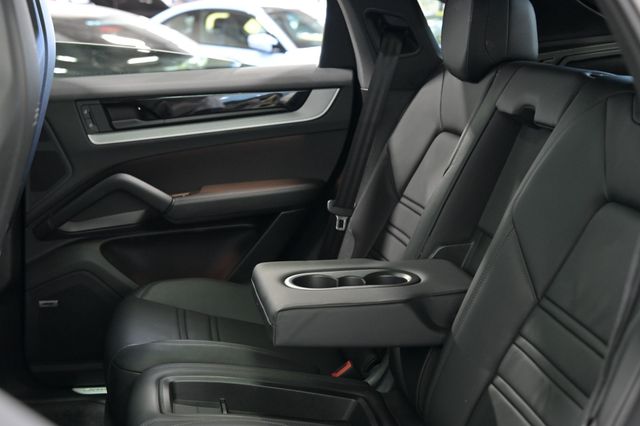 2025 Porsche Cayenne S Coupe AWD - 23007101 - 27