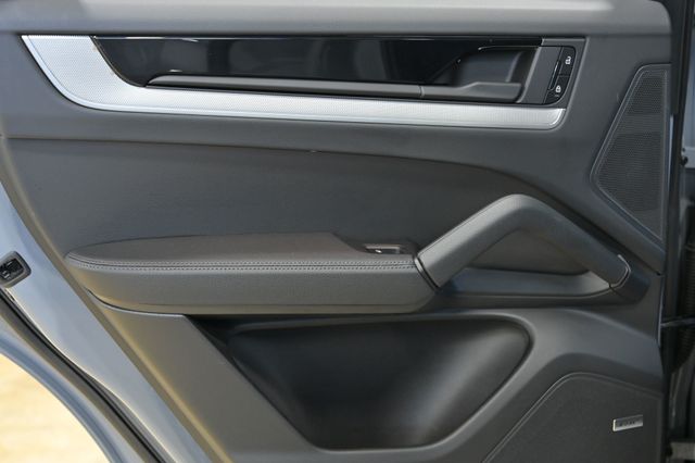 2025 Porsche Cayenne S Coupe AWD - 23007101 - 28