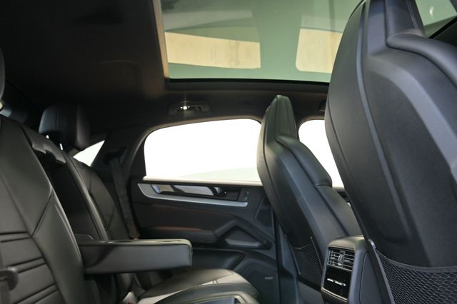 2025 Porsche Cayenne S Coupe AWD - 23007101 - 32