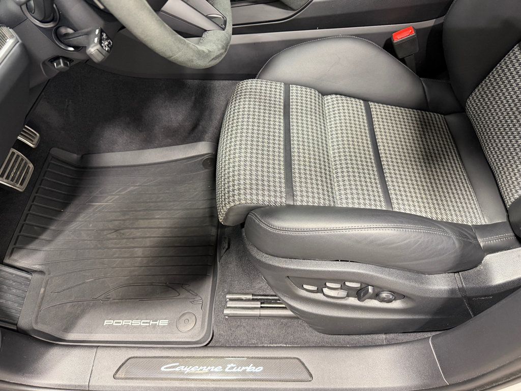 2025 Porsche Cayenne Turbo E-Hybrid Coupe AWD - 23065574 - 16