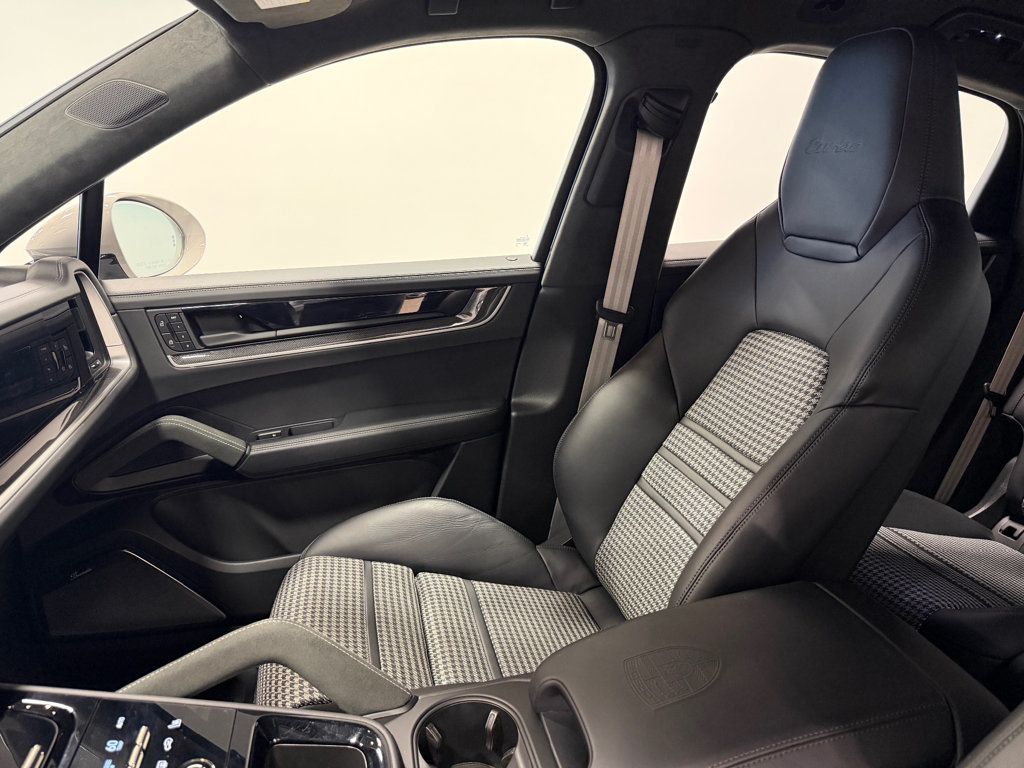 2025 Porsche Cayenne Turbo E-Hybrid Coupe AWD - 23065574 - 17