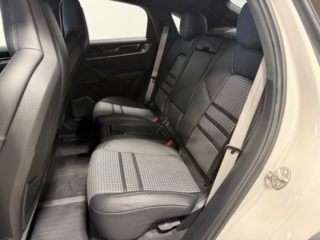 2025 Porsche Cayenne Turbo E-Hybrid Coupe AWD - 23065574 - 26