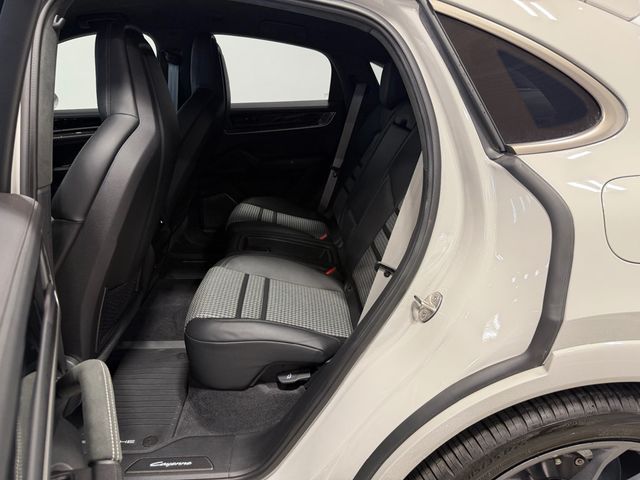 2025 Porsche Cayenne Turbo E-Hybrid Coupe AWD - 23065574 - 27