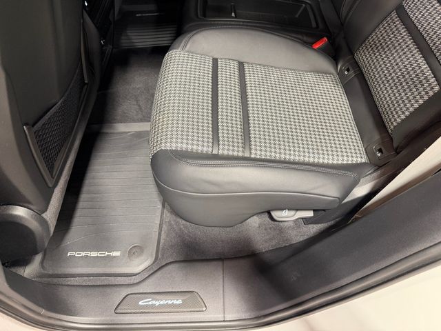 2025 Porsche Cayenne Turbo E-Hybrid Coupe AWD - 23065574 - 31