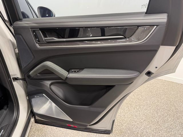 2025 Porsche Cayenne Turbo E-Hybrid Coupe AWD - 23065574 - 41