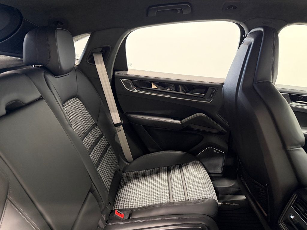 2025 Porsche Cayenne Turbo E-Hybrid Coupe AWD - 23065574 - 44